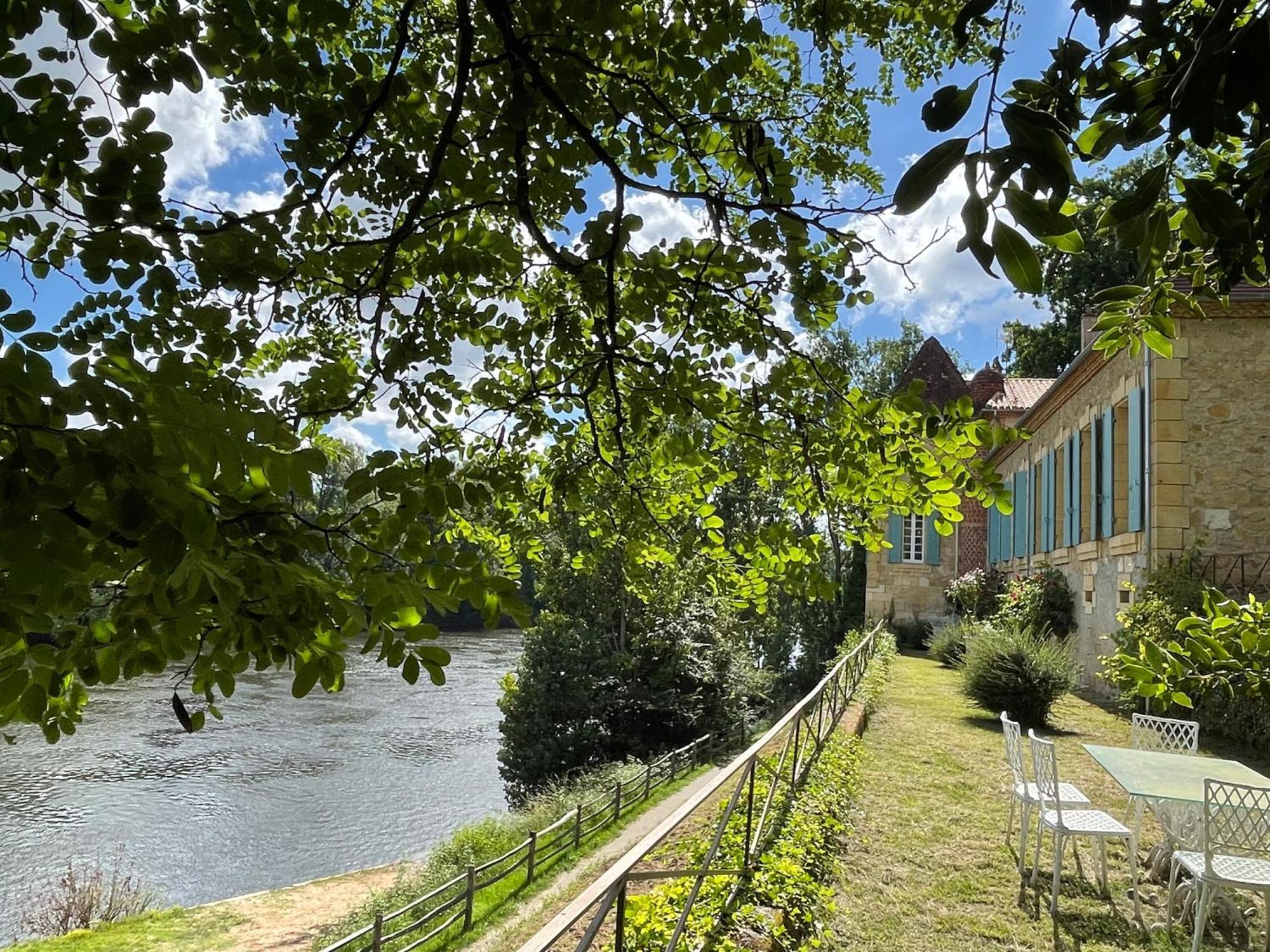 La Rebiere D'Or, B&B Et Gite Mouleydier Eksteriør bilde